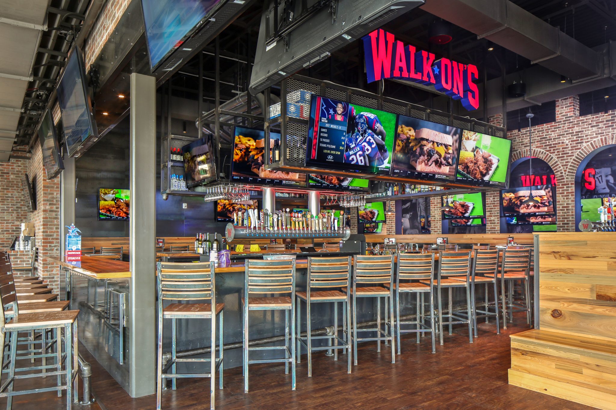 New Orleans's Most Entertaining Sports Bars