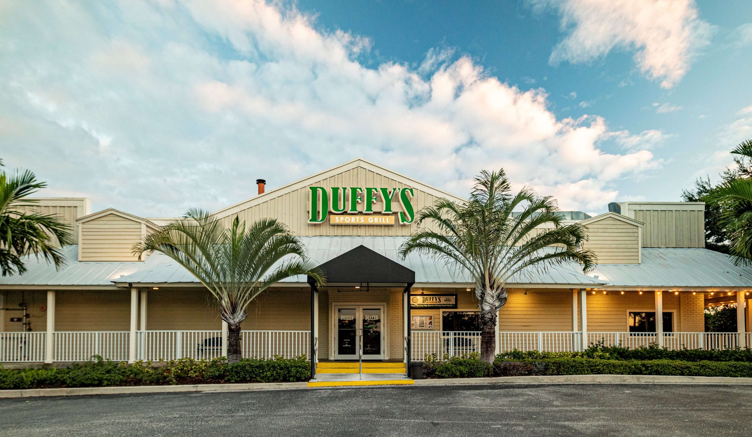 sarkom eksotisk Subjektiv Duffy's Sports Grill Reopens Deerfield Beach Location - Lifestyle Media